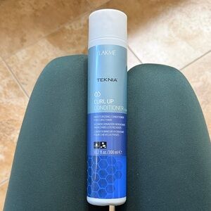 Lakme Teknia Curl Up Conditioner